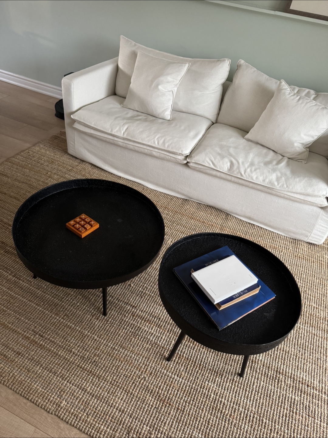 Pair of Black Round Coffee Tables - photo 4