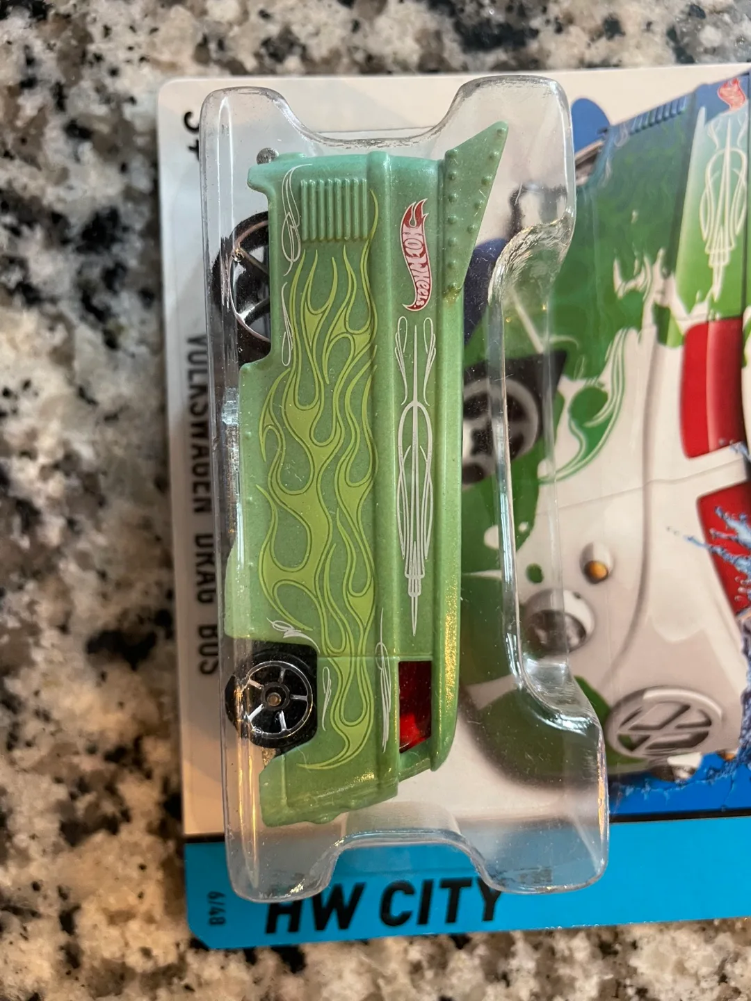 2014 Hot Wheels Volkswagen Drag Bus Colour Shifter image indicator(3)