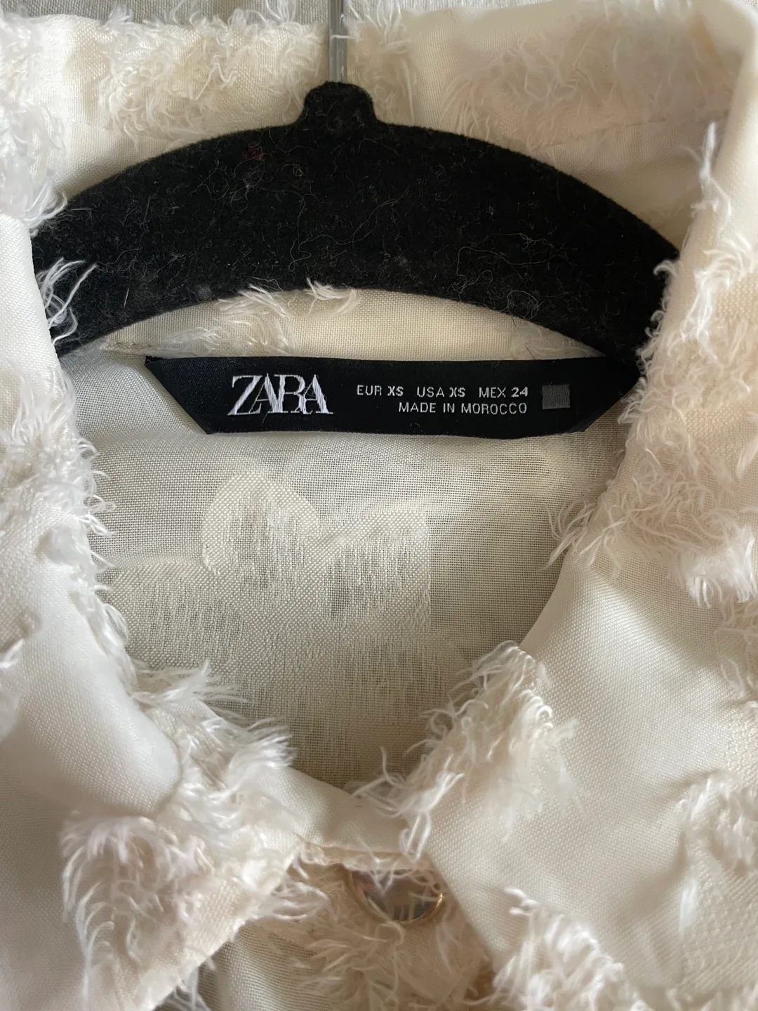 Zara White Embroidered Button-Up Shirt - Size XS image indicator(3)