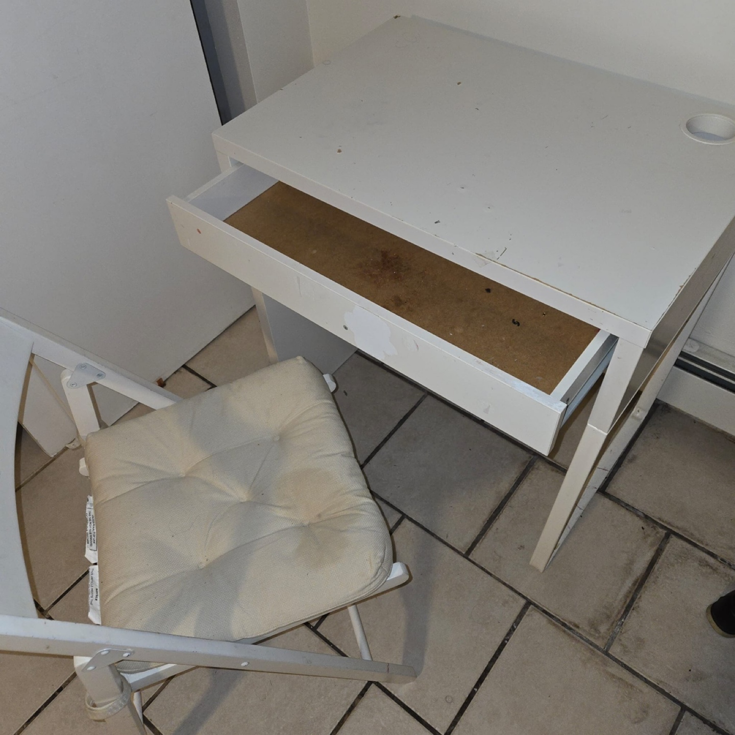 White Desk and Folding Chair Set - photo 2
