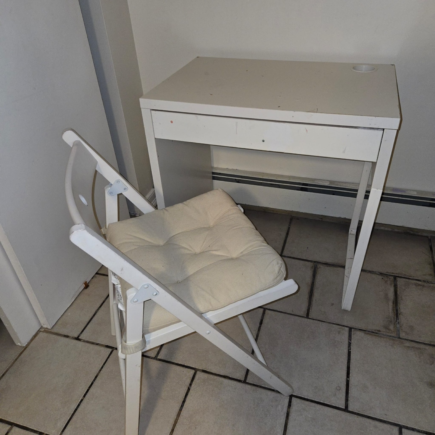 White Desk and Folding Chair Set - photo 3