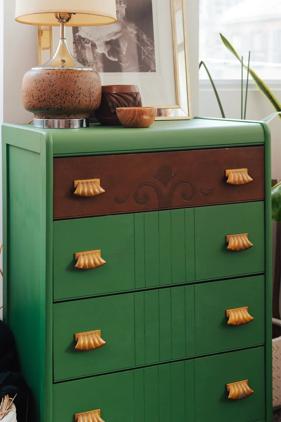 Deco-Country Vintage Dresser 💚 thumbnail