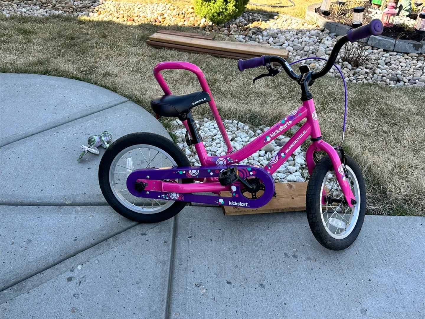 Supercycle Kickstart 14-inch Kids' Bike with Training Wheels image indicator(2)