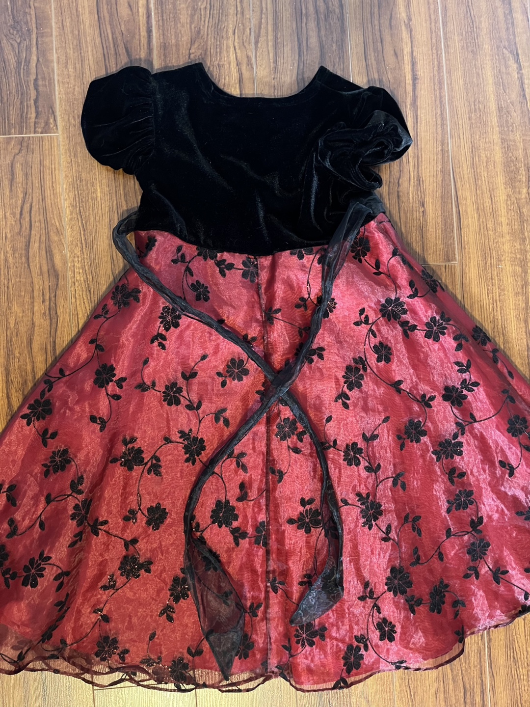 Girls' Black and Red Velvet Dress & Floral Dress Bundle - photo 2