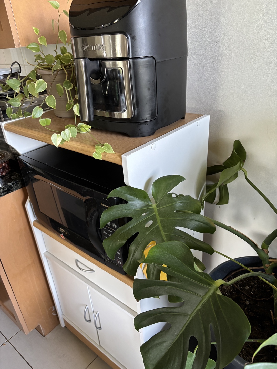 White kitchen cabinet - photo 2
