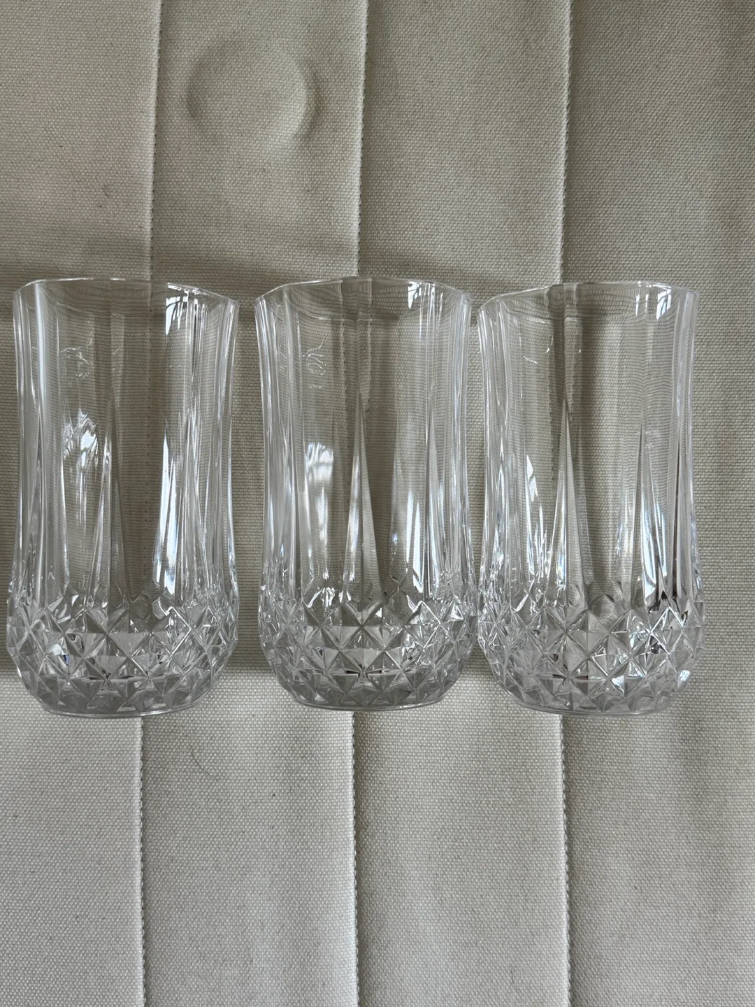 Moving out sale ‼️Set of Three Crystal Glasses all for 2$ thumbnail