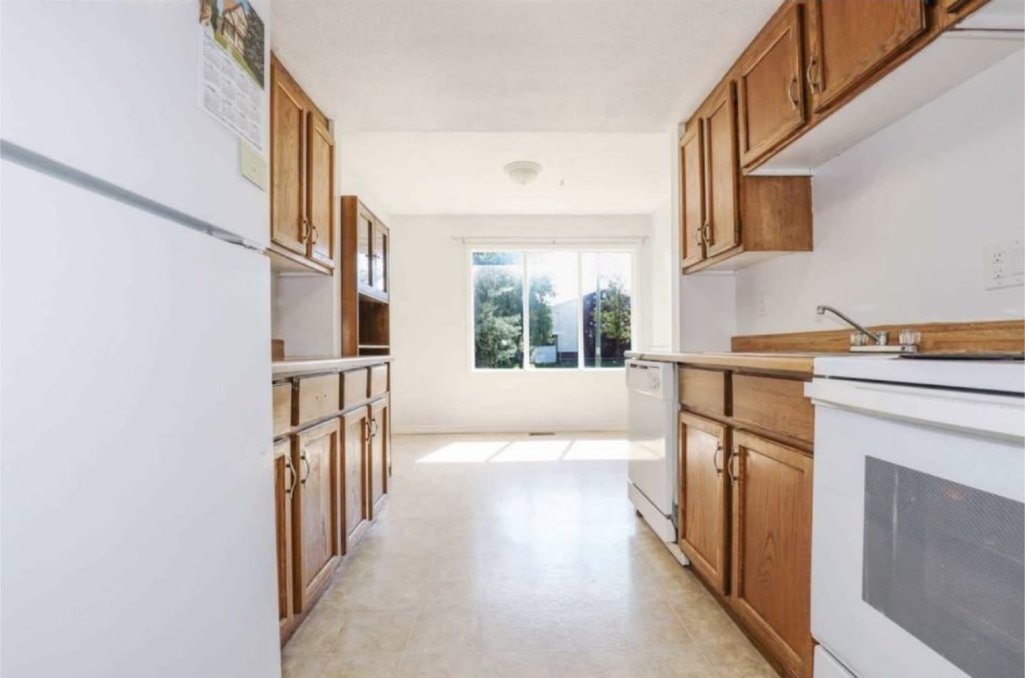 Private basement for rent - photo 3
