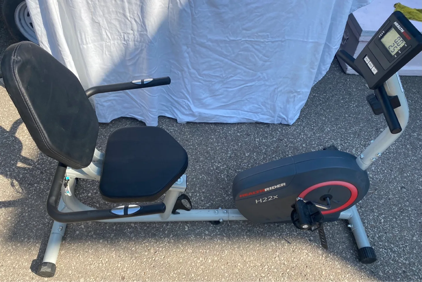 HealthRider H22x Recumbent Exercise Bike image indicator(2)