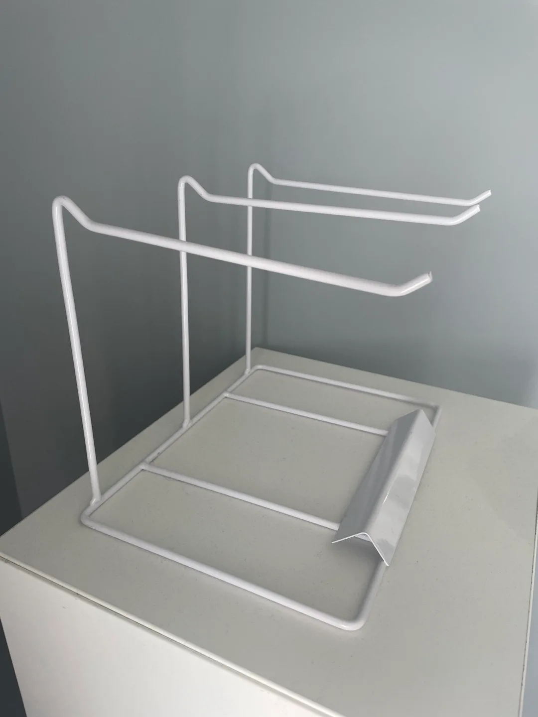 White Metal Display Stand/Rack thumbnail