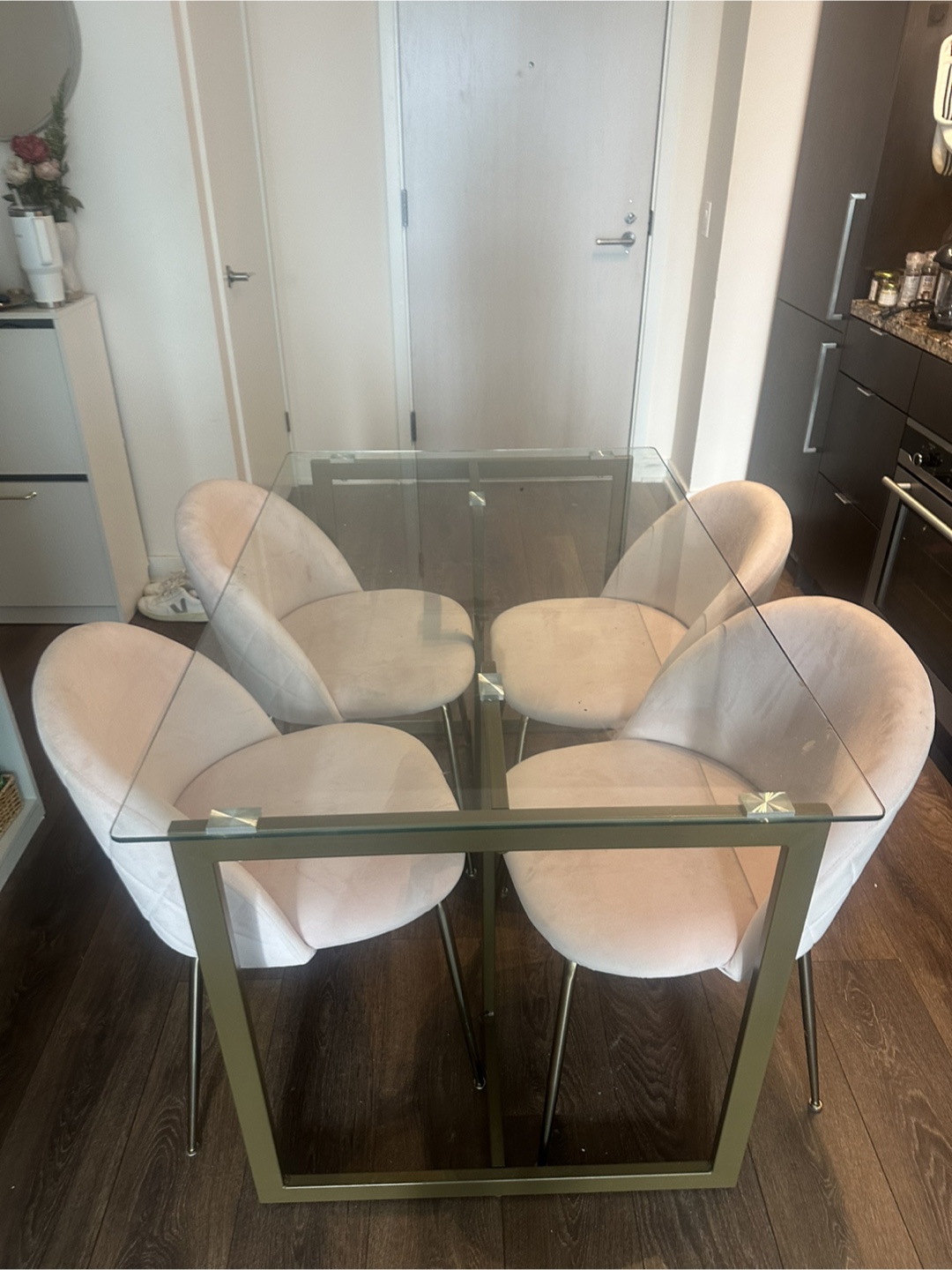 Glass-top dining table with four blush pink velvet chairs - photo 2