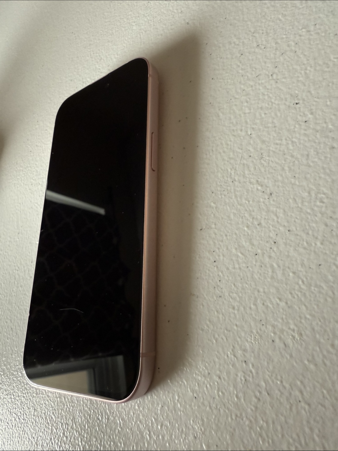 iPhone 15 - photo 3