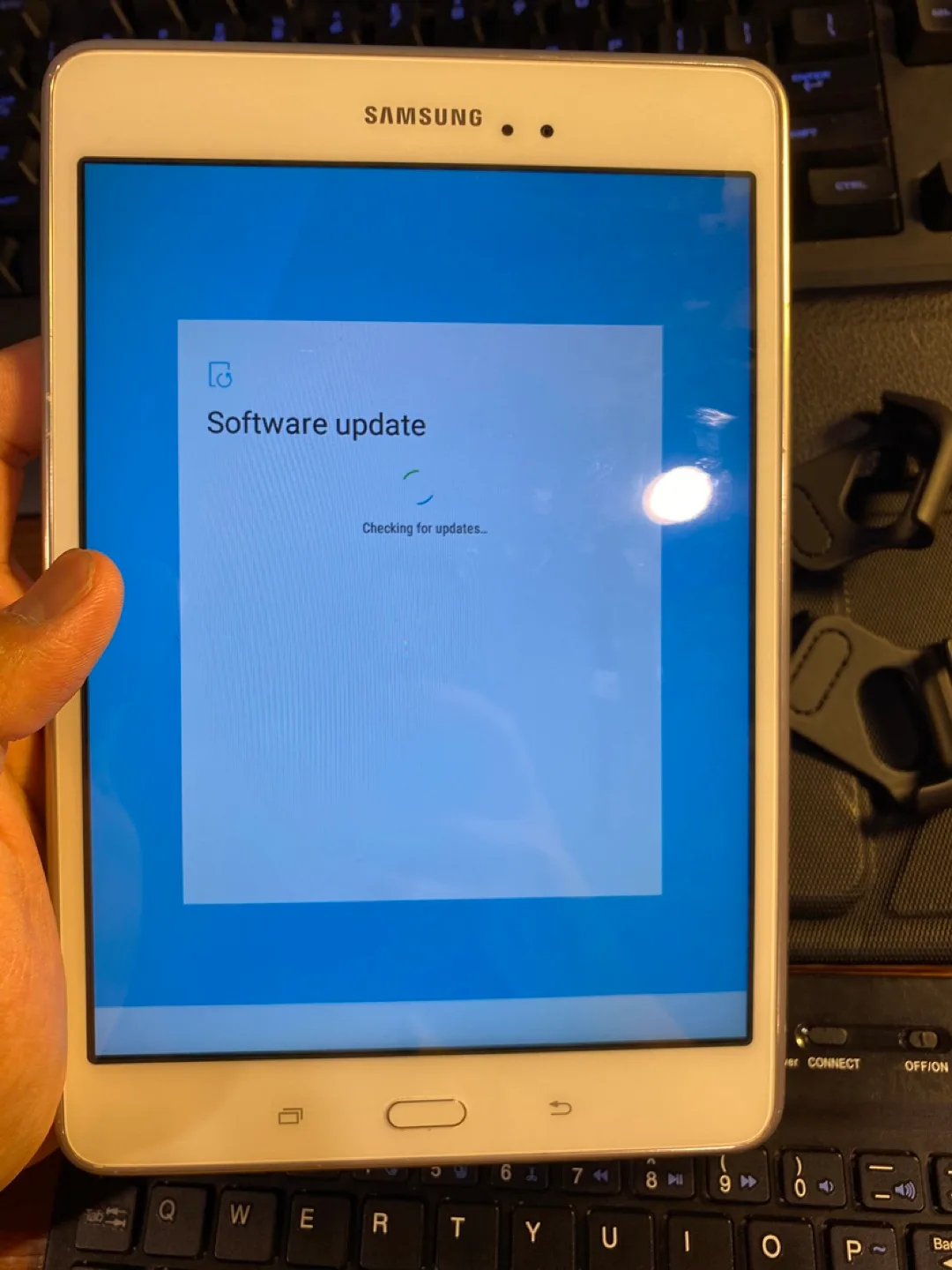 Samsung Galaxy Tab A 8.0 inch Tablet with Fintie Keyboard image indicator(6)