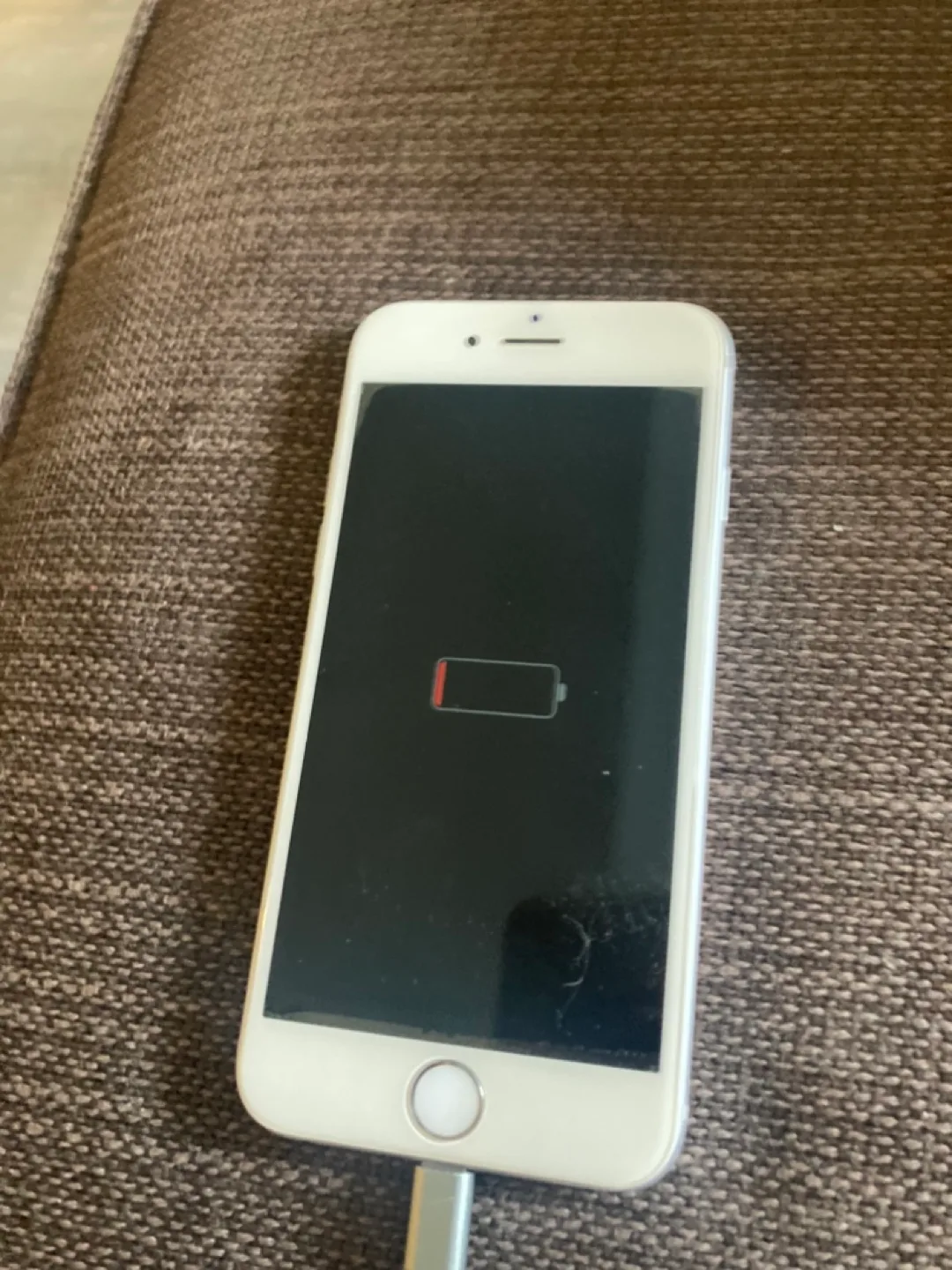 iPhone 6s - Silver - Used image indicator(3)