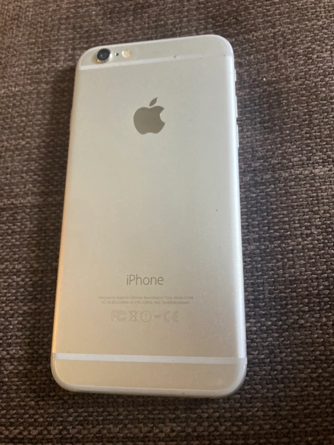 iPhone 6s - Silver - Used image indicator(2)