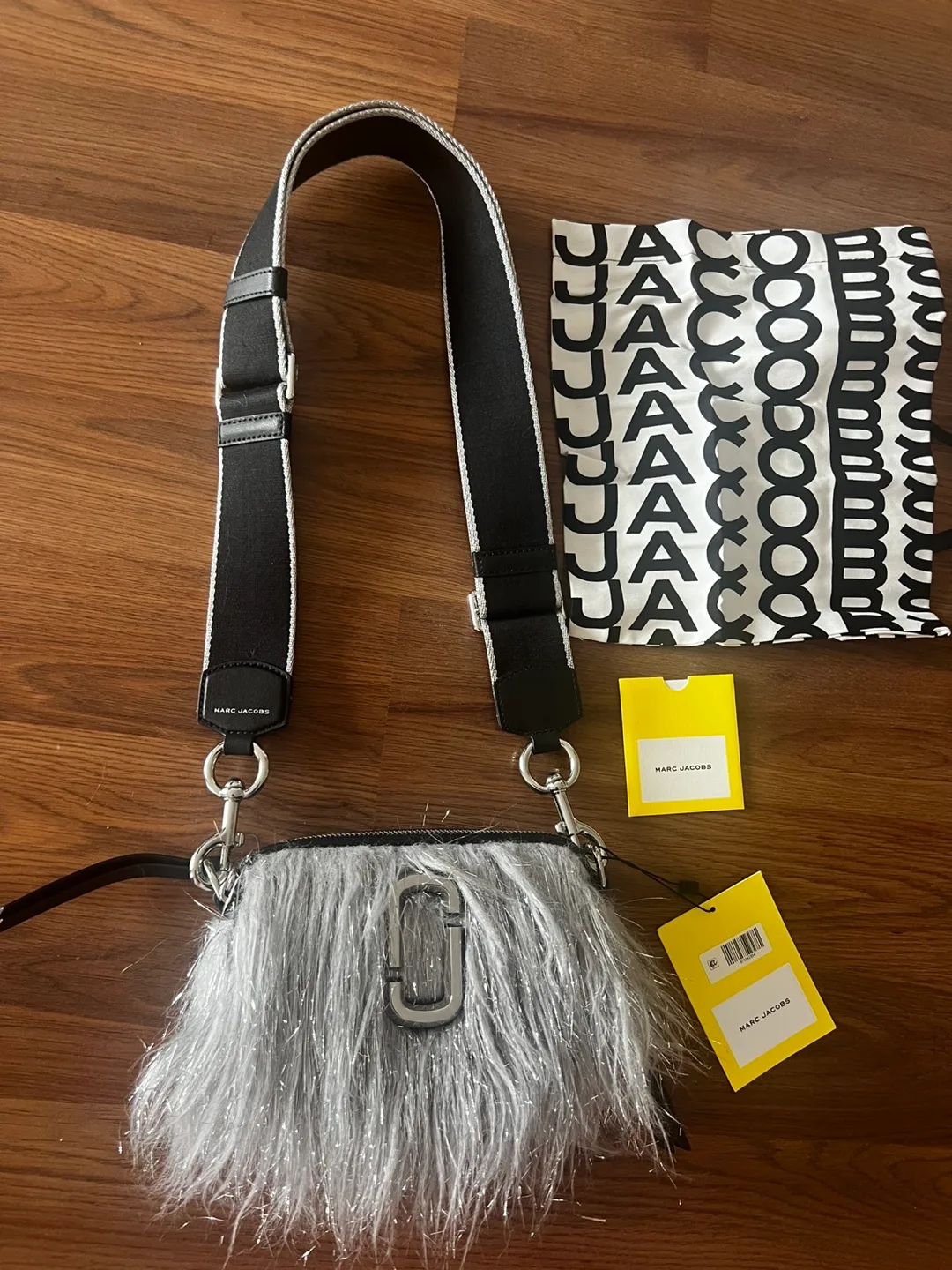 BNWT Marc Jacobs Snapshot Camera Bag Faux Fur image indicator(3)