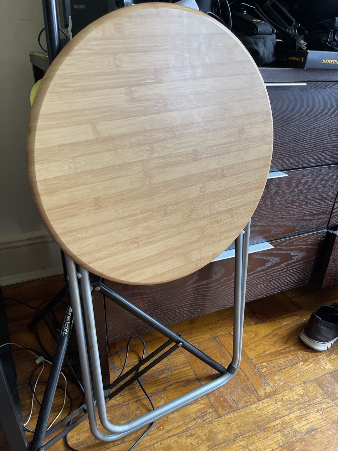 Small Round Folding Table - photo 3