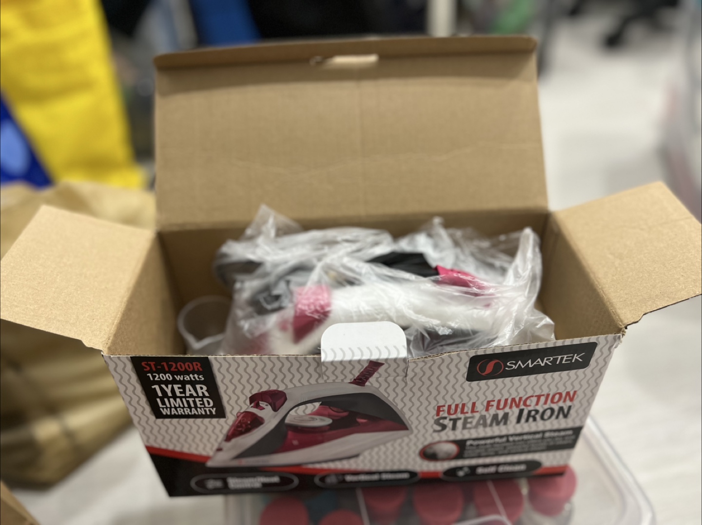 Smartek Full Function Steam Iron ST-1200R - 1200 Watts - photo 3