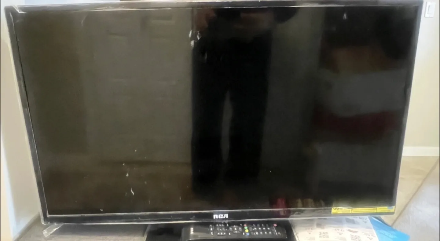 RCA 32-inch LED HDTV thumbnail