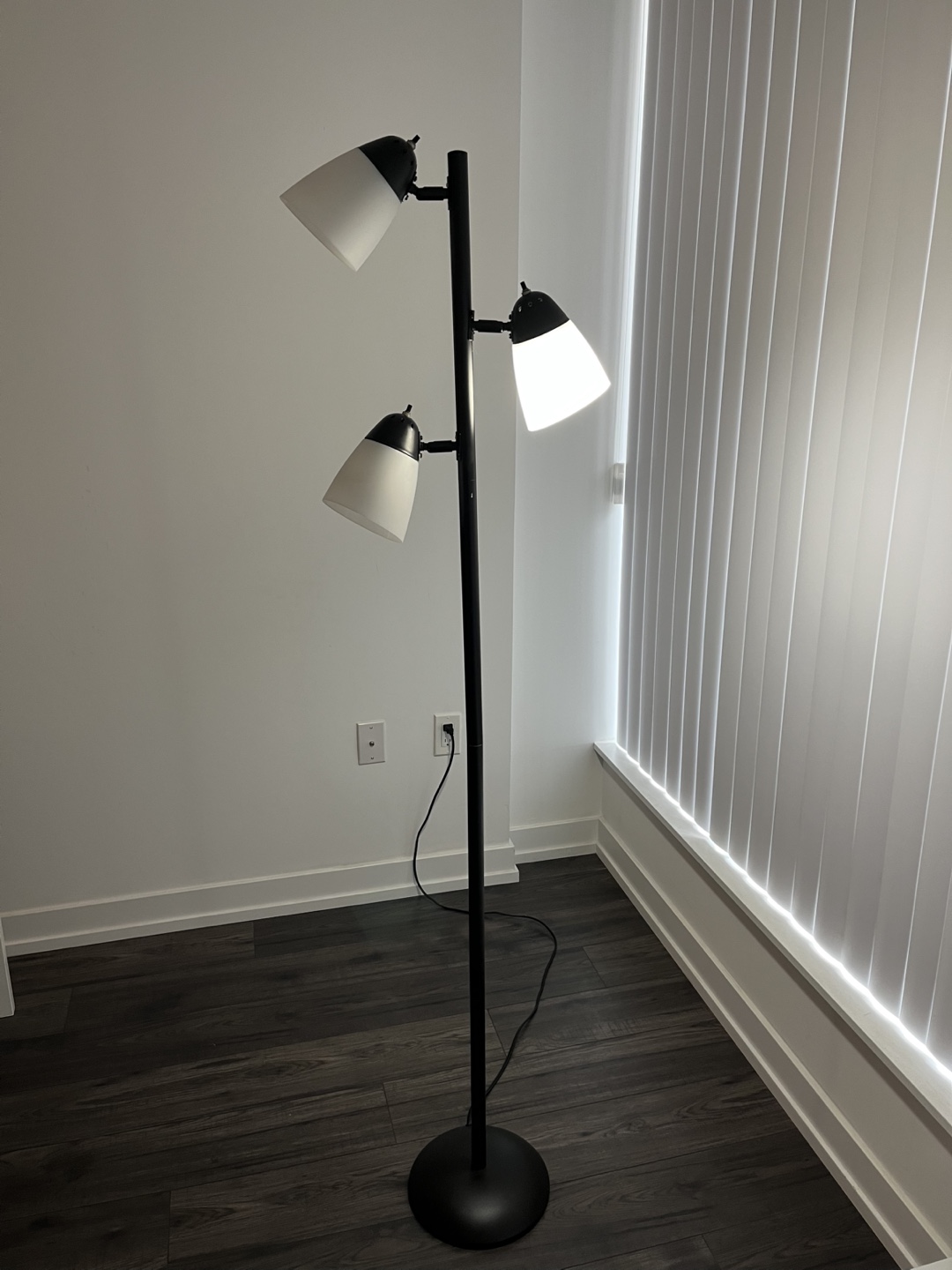 Three-light floor lamp