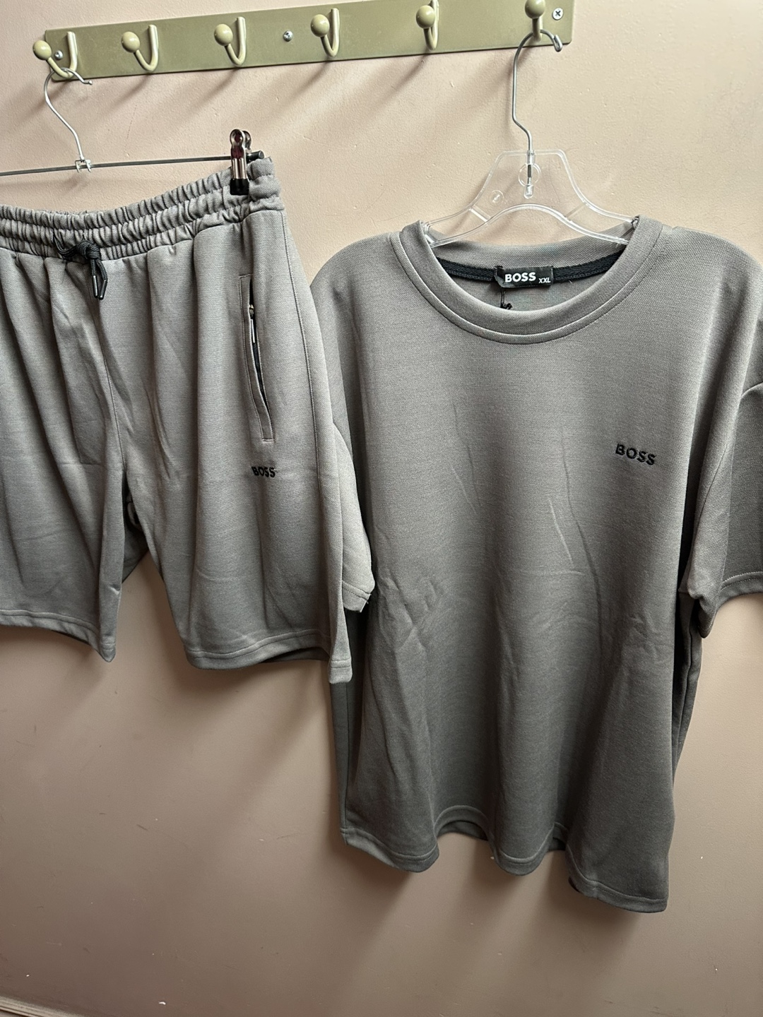 Hugo Boss Men's Black T-Shirt & Grey Shorts Set - photo 4