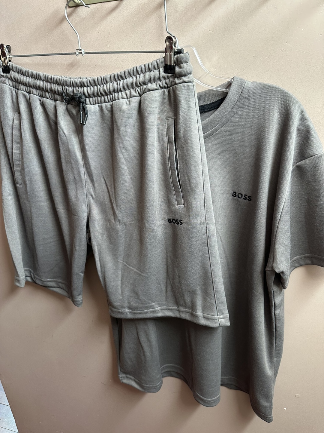 Hugo Boss Men's Black T-Shirt & Grey Shorts Set - photo 5
