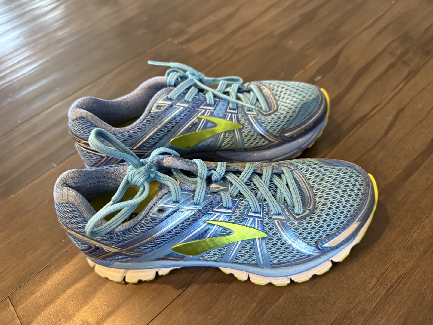Brooks Women's Running Shoes - Size 6.5
