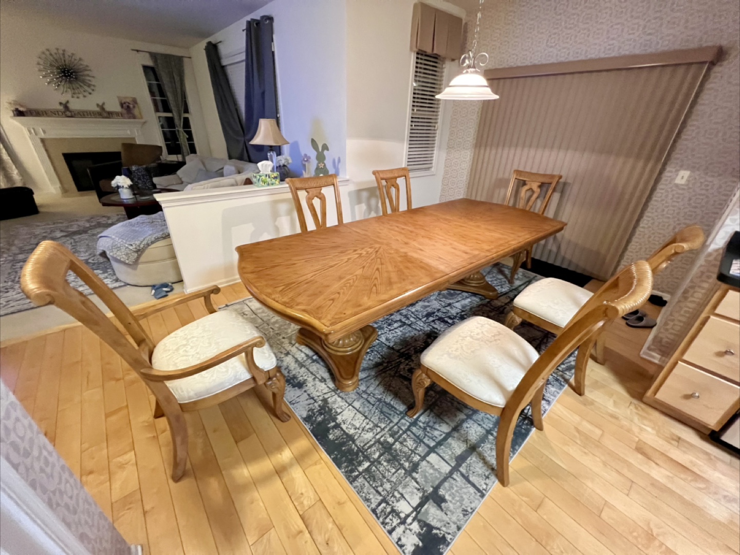 6-Piece Oak Dining Set with 2 Leaf