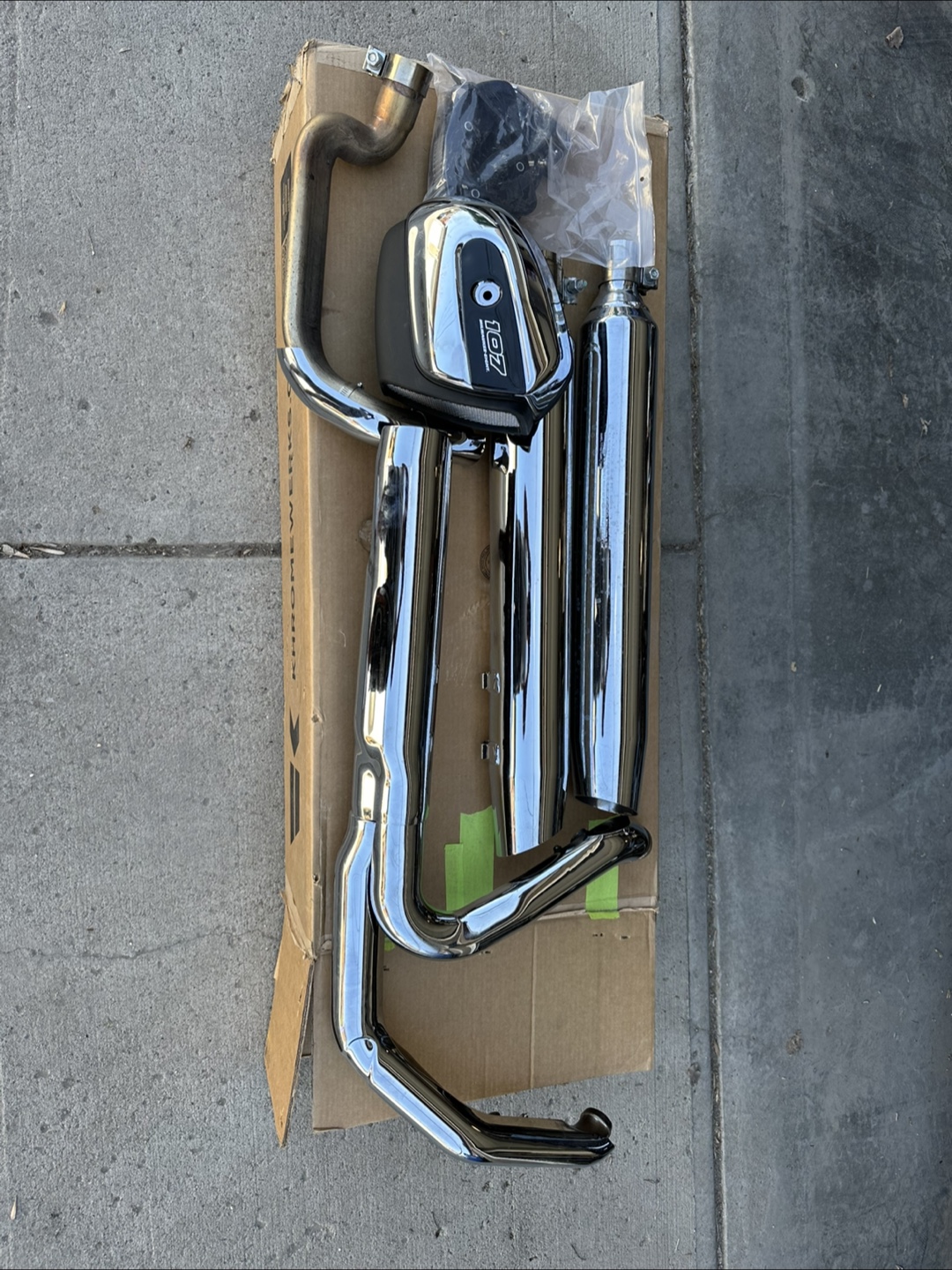 Harley Davidson Street Glide stock pipes