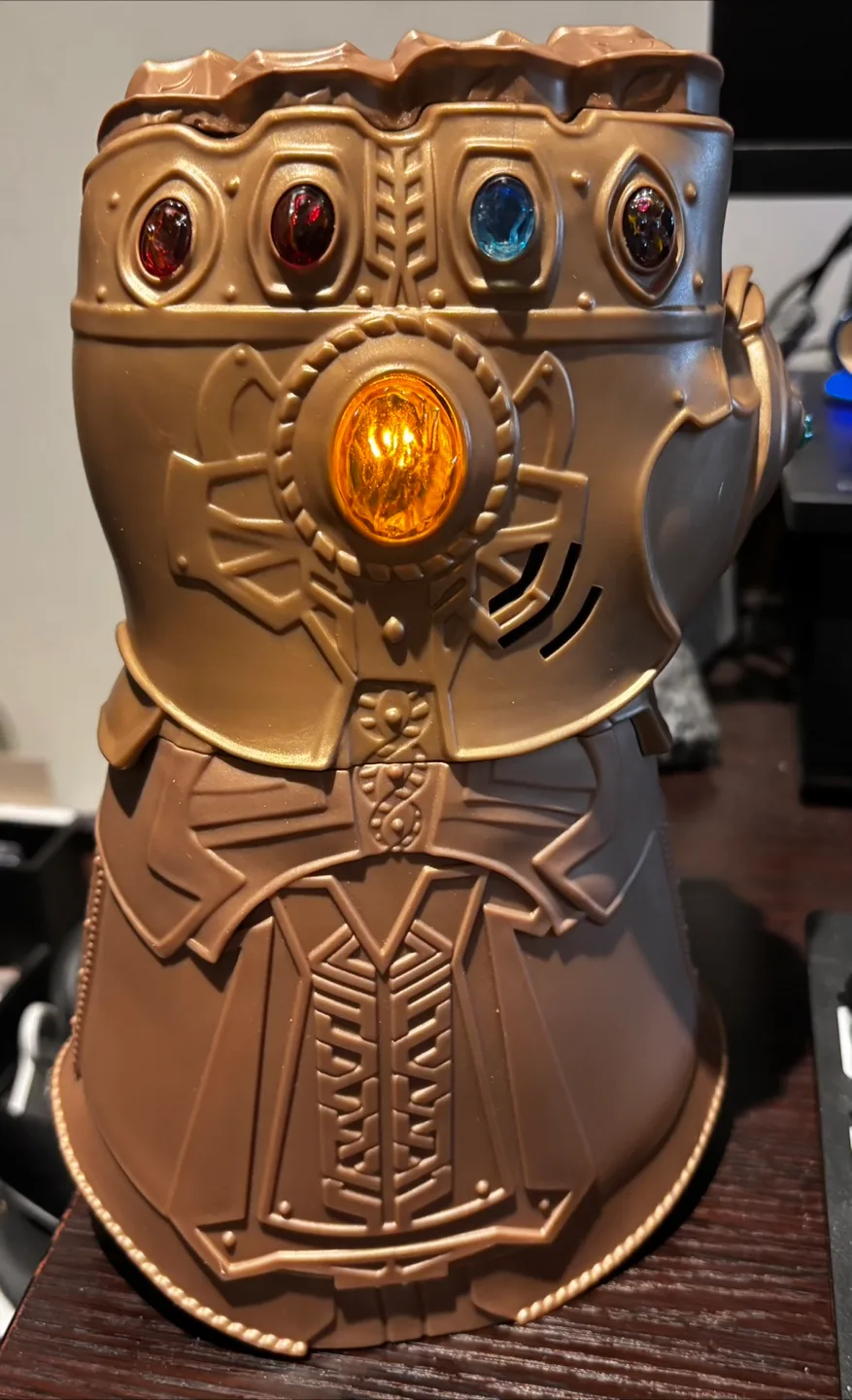 Marvel Avengers Thanos INFINITY GAUNTLET Hasbro 2017 image indicator(2)