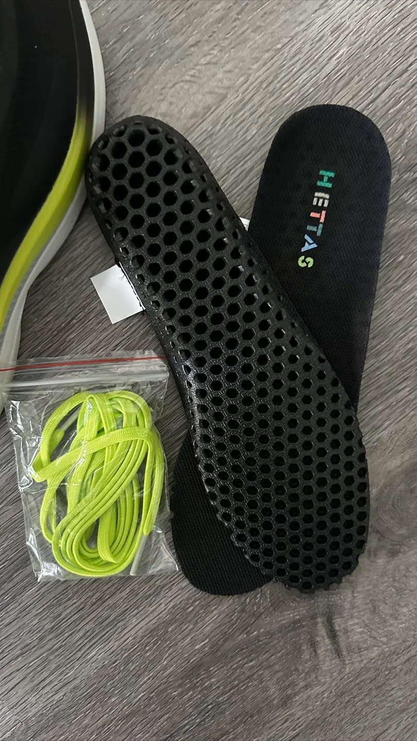 Hettas Women's Size US 6.5 Black & Neon Yellow Sneakers image indicator(3)