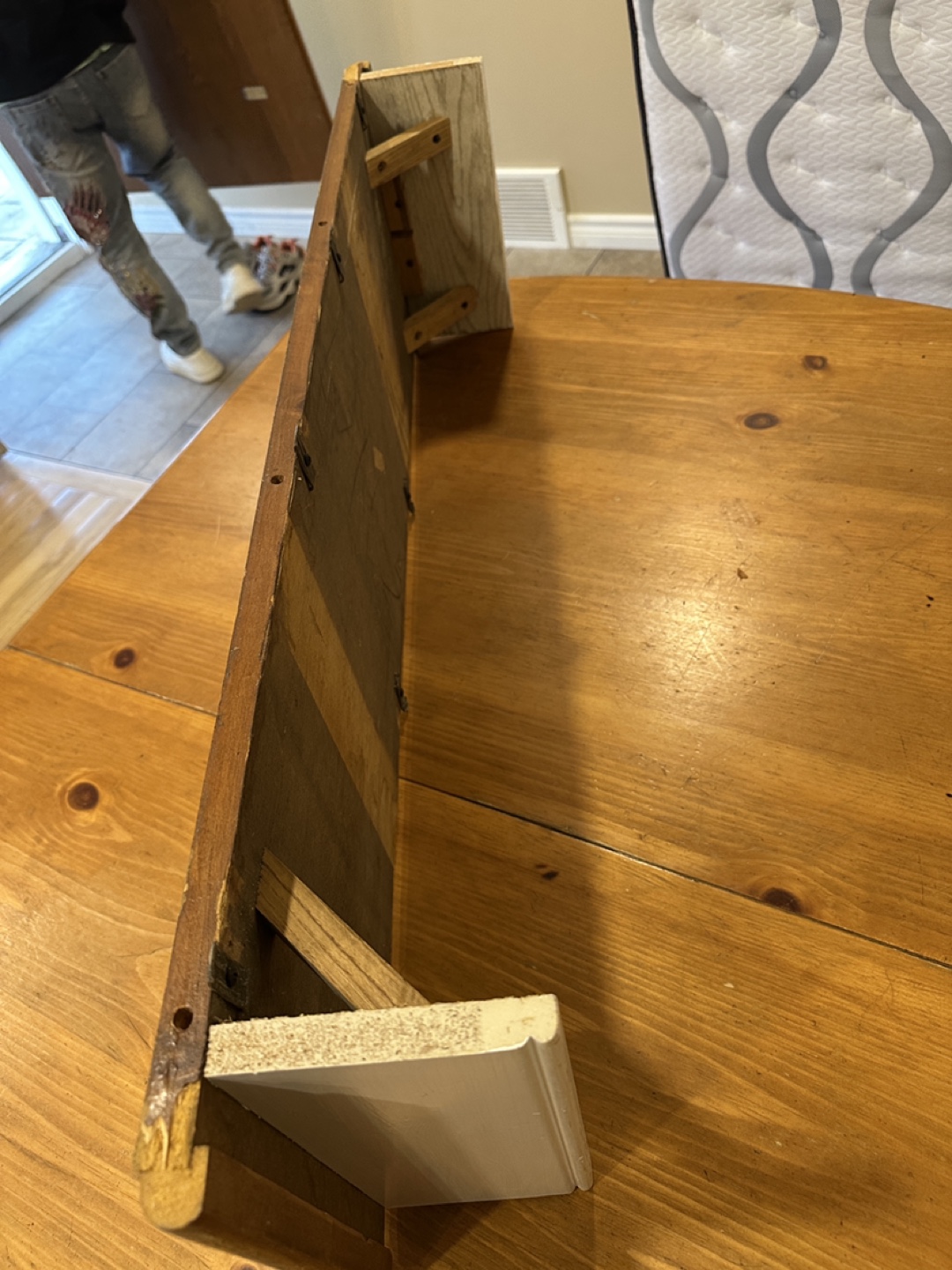 Gorgeous Extendable Wood Dining Table (CAN DELIVER) - photo 5
