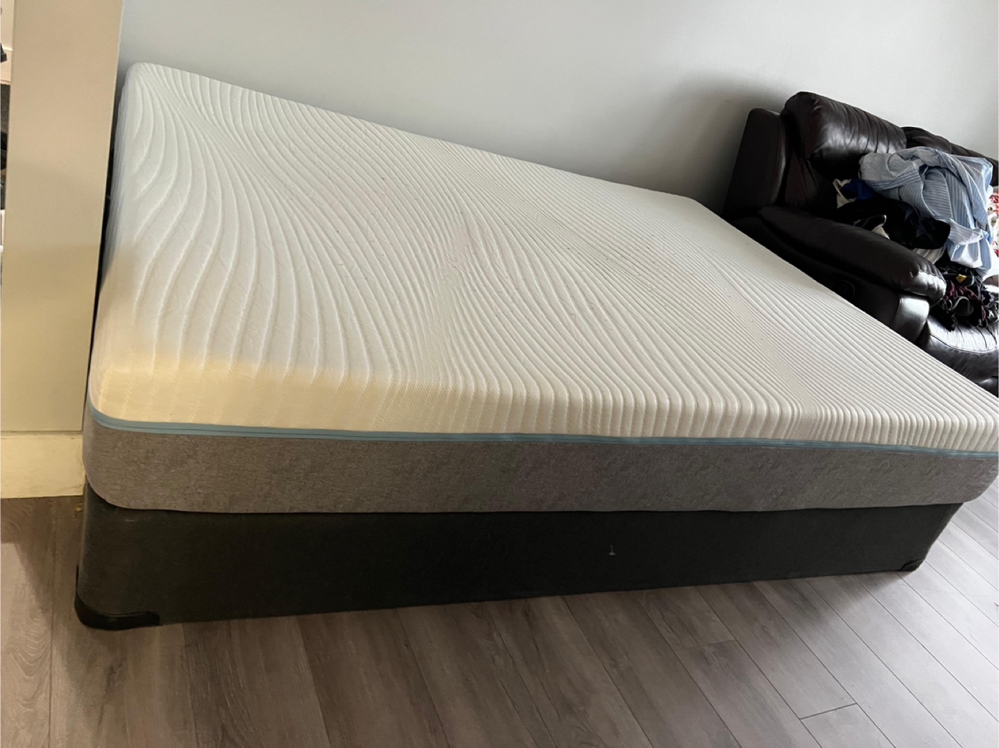 Queen Mattress with Box Spring - photo 3