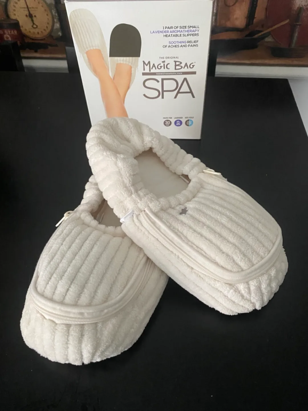 NEW! Magic Bag Spa Lavender Heat & Cold Therapy Slippers image indicator(2)