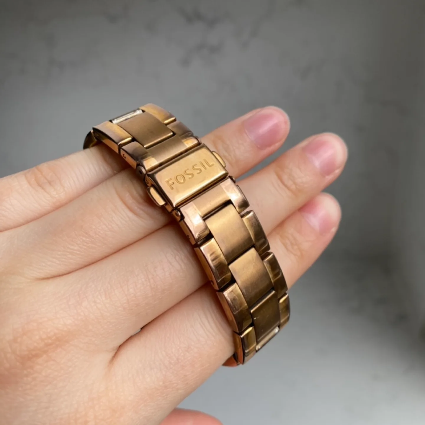 Women’s Fossil Rose Gold Tone Watch image indicator(5)