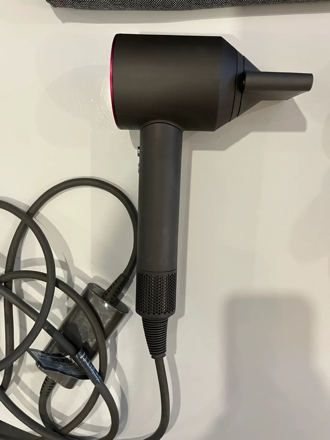 Dyson Supersonic Hair Dryer - Iron/Fuchsia image indicator(3)