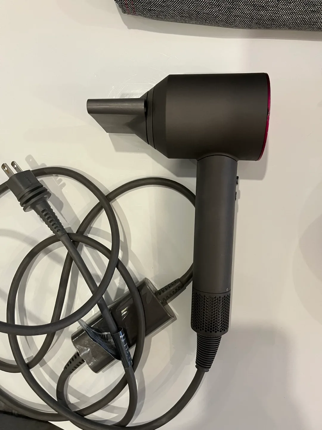 Dyson Supersonic Hair Dryer - Iron/Fuchsia image indicator(2)