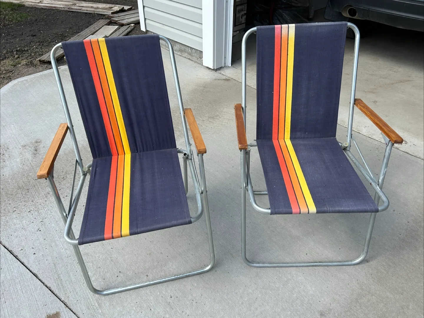 Vintage Folding Lawn Chairs - Pair thumbnail