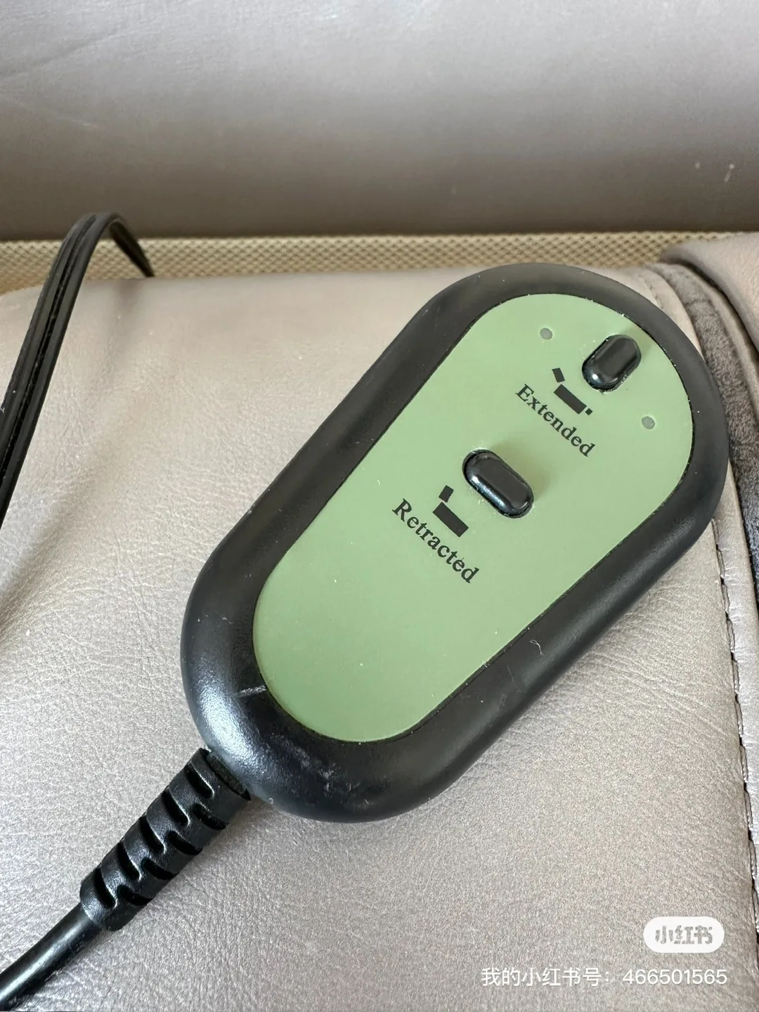 Luxury Leather Sofa Bed with Adjustable Headrests and Storage image indicator(4)