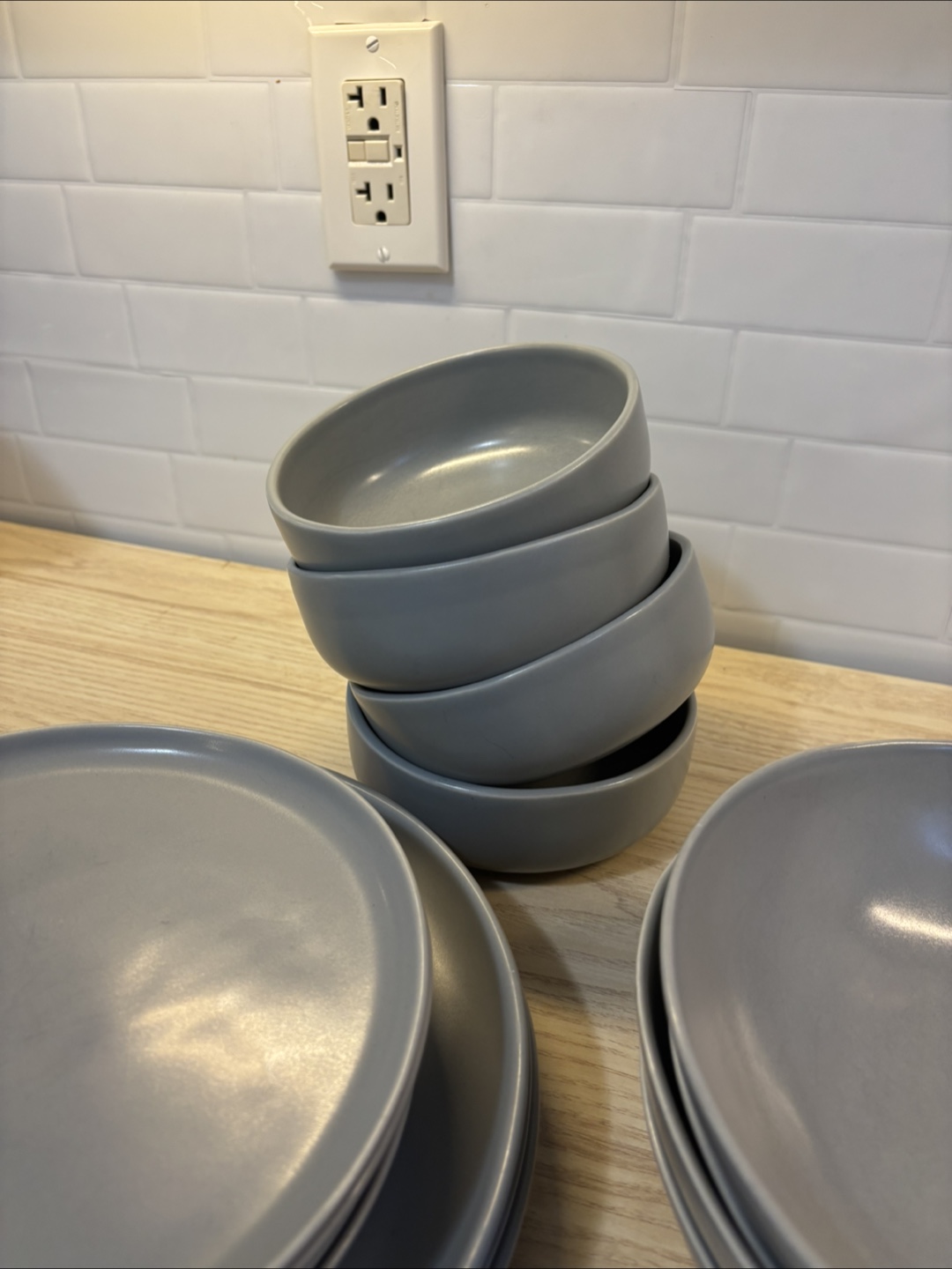 Fable Dinnerware Set, Dove Grey 🕊️ LIKE NEW - photo 2