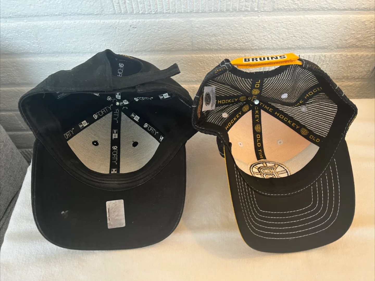 Black Boston Bruins Hat - New Era image indicator(2)