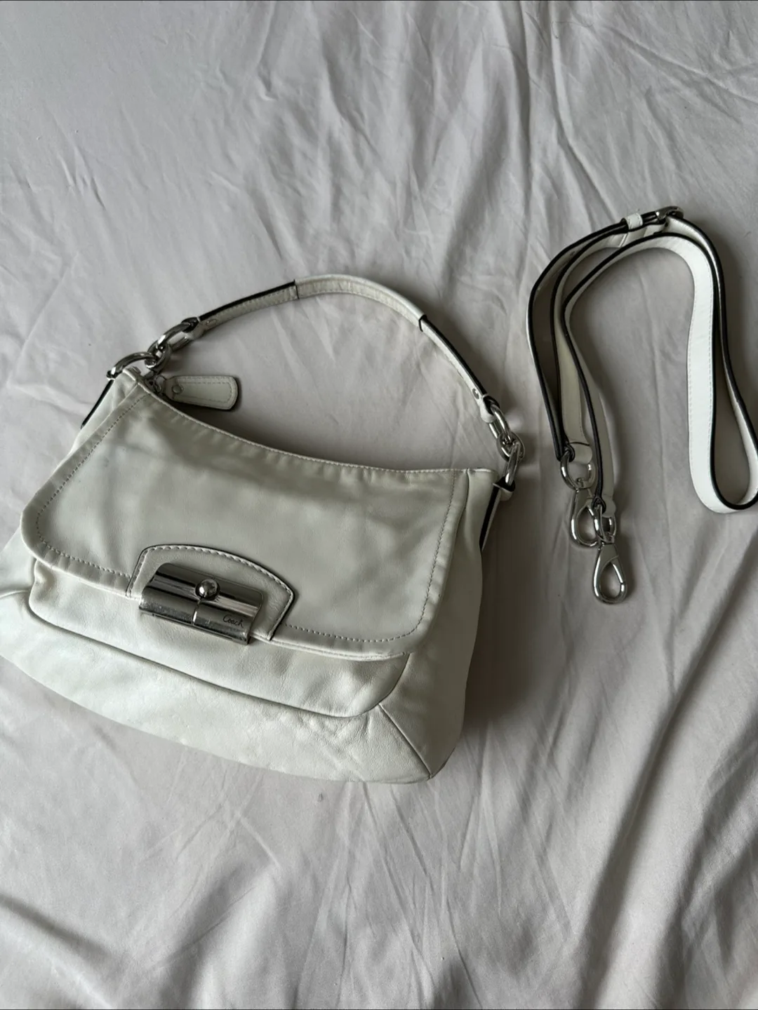 Coach White Leather Shoulder Bag thumbnail