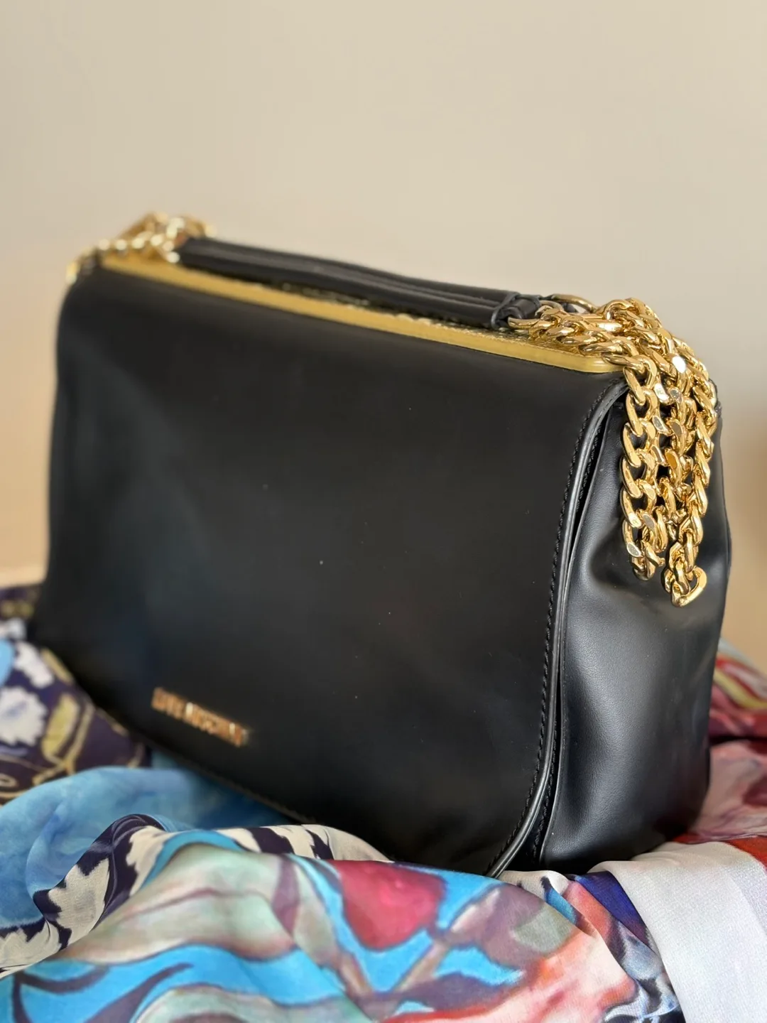Love Moschino Black Chain Bag image indicator(3)
