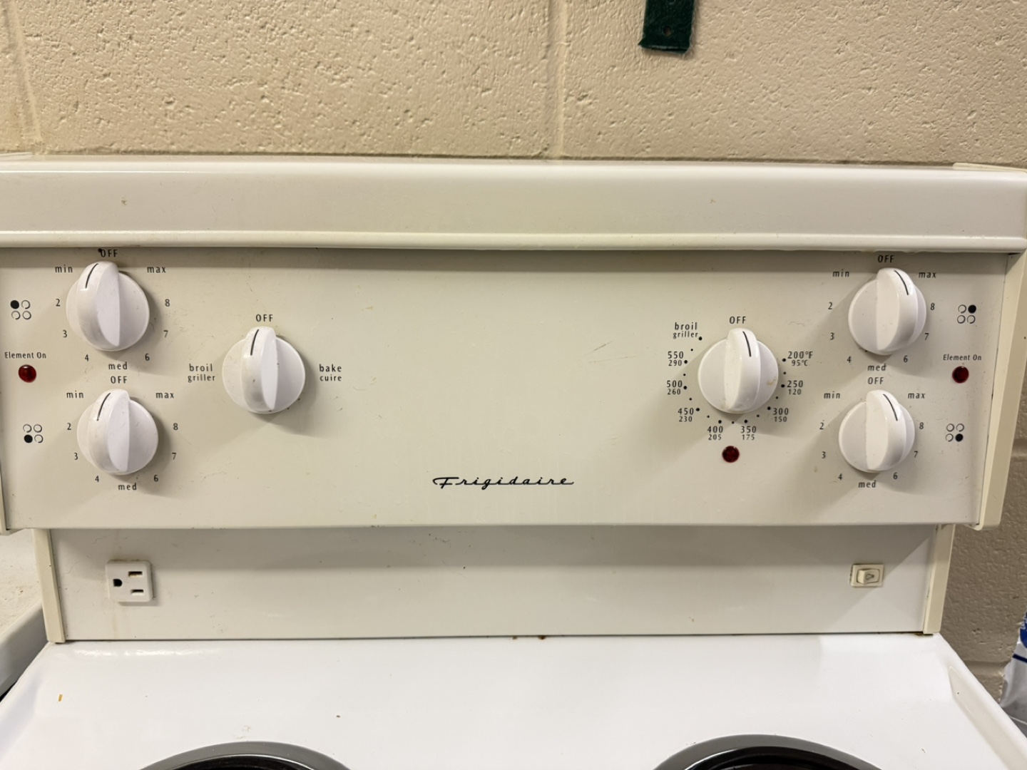Frigidaire Electric Stove 24” - photo 2