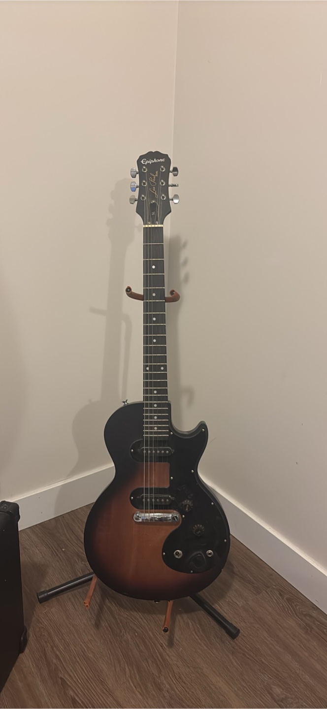 Line 6 Spider IV 15 Guitar Amp & Epiphone Les Paul