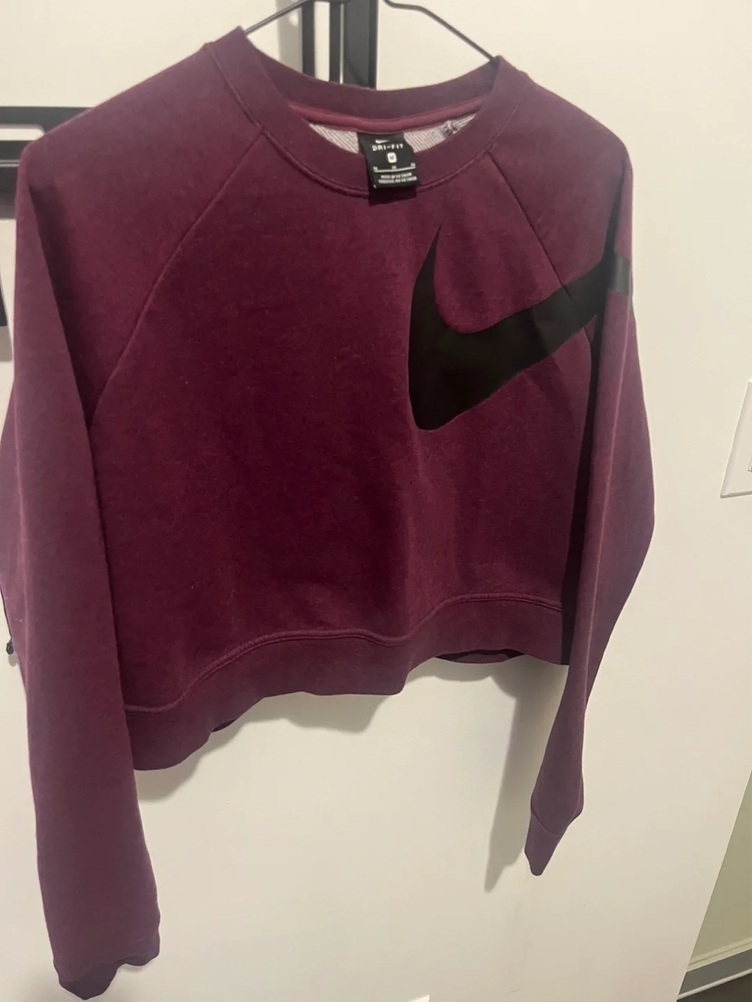 Nike Dri-FIT Cropped Sweatshirt thumbnail