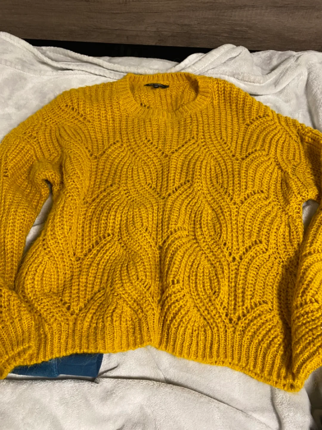 DISCOUNTED 3–Women's Sweaters Bundle image indicator(3)