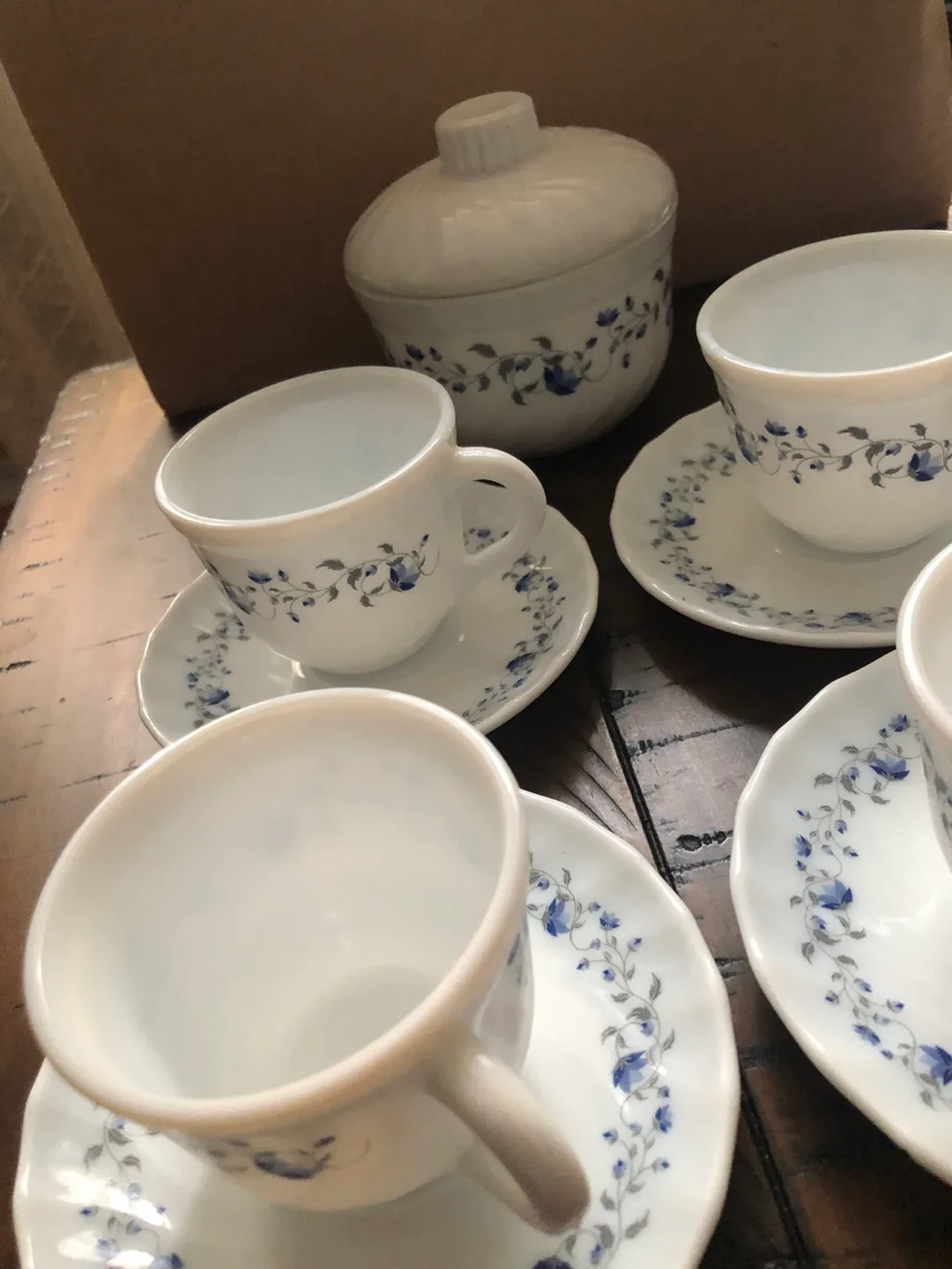 Vintage Pyrex Tea Set - Blue Flowers image indicator(3)