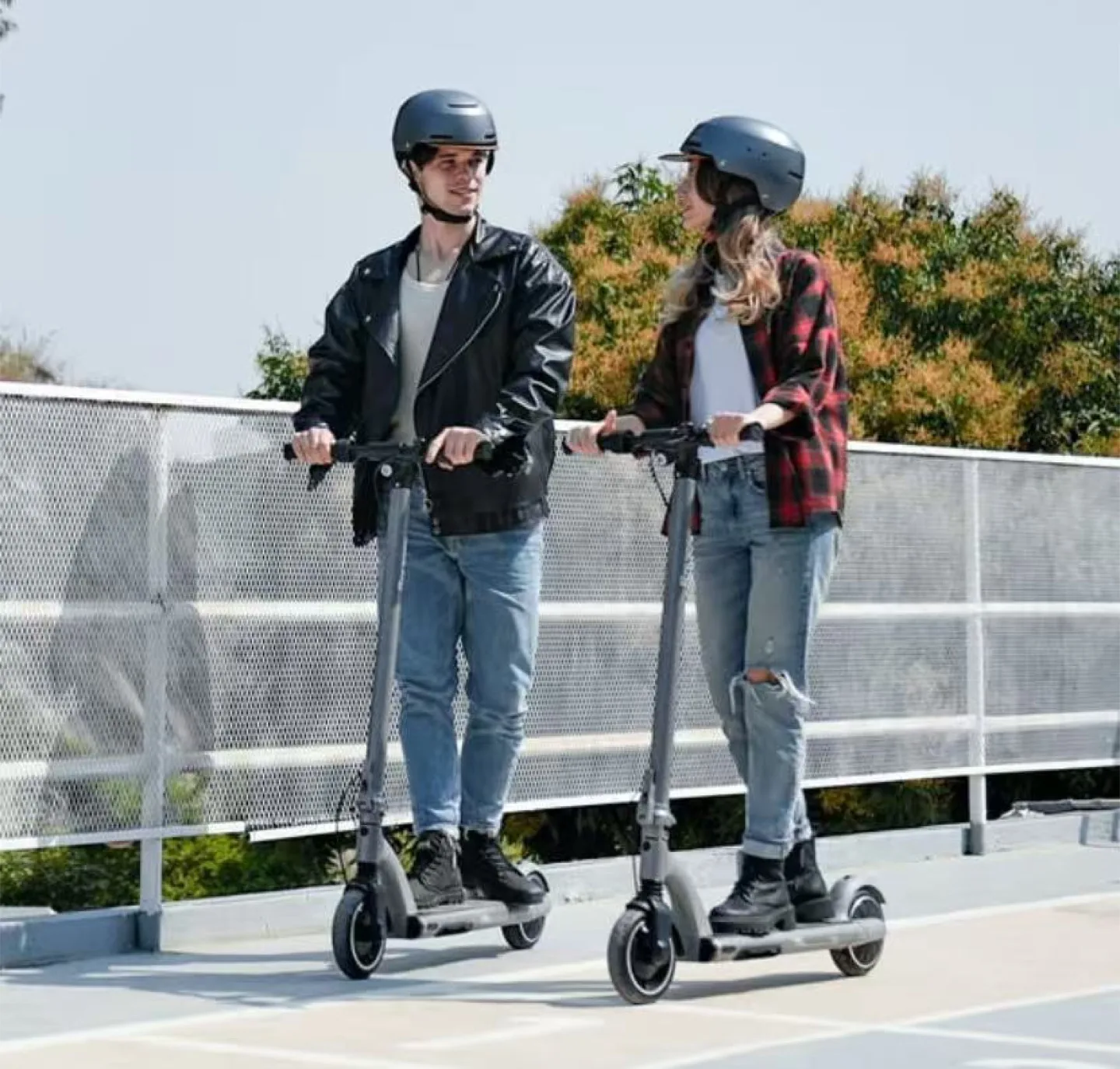 5th Wheel M1-iF Design Award Winning Electric Scooter image indicator(4)