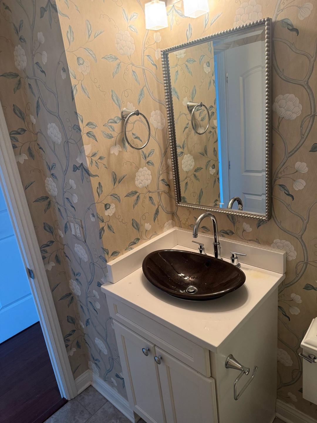 24”Vanity Set with Vessel Sink