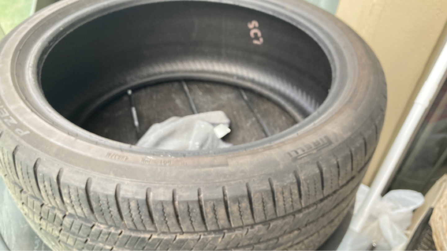 Used 225/40 R18 92Y Pirelli, Run Flat Tires - photo 2